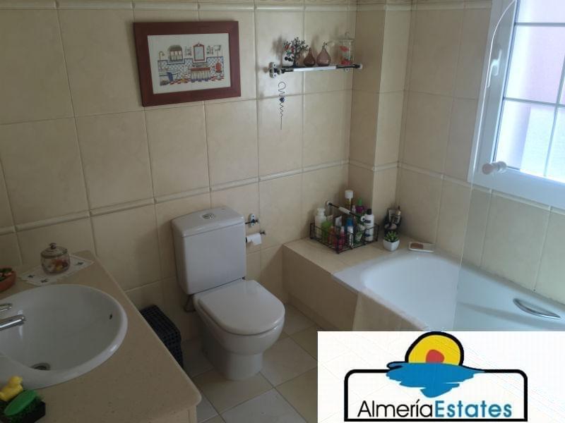 For sale of house in Vélez-Rubio