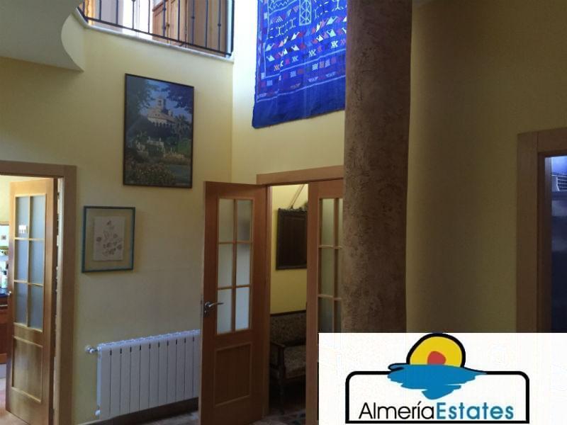 For sale of house in Vélez-Rubio