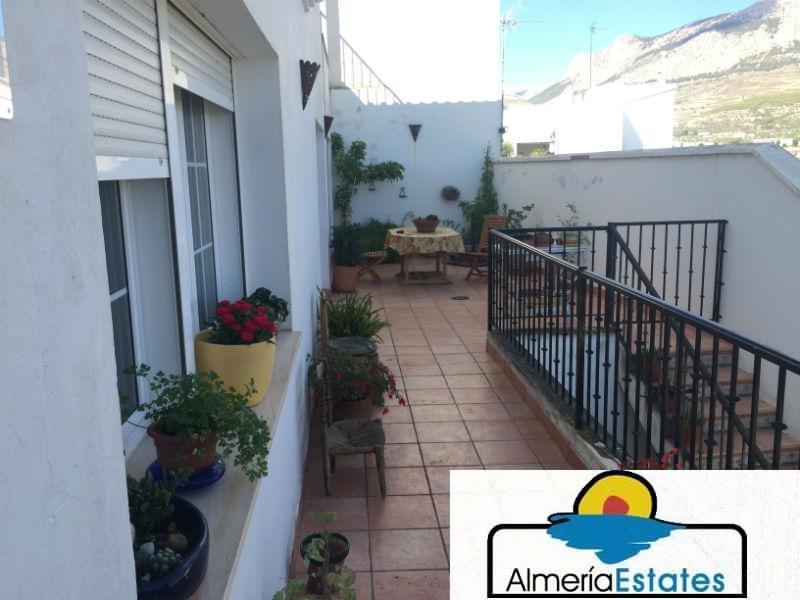 For sale of house in Vélez-Rubio