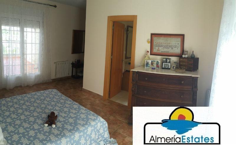 For sale of house in Vélez-Rubio
