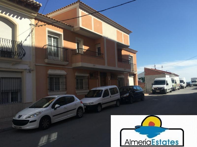 For sale of house in Vélez-Rubio