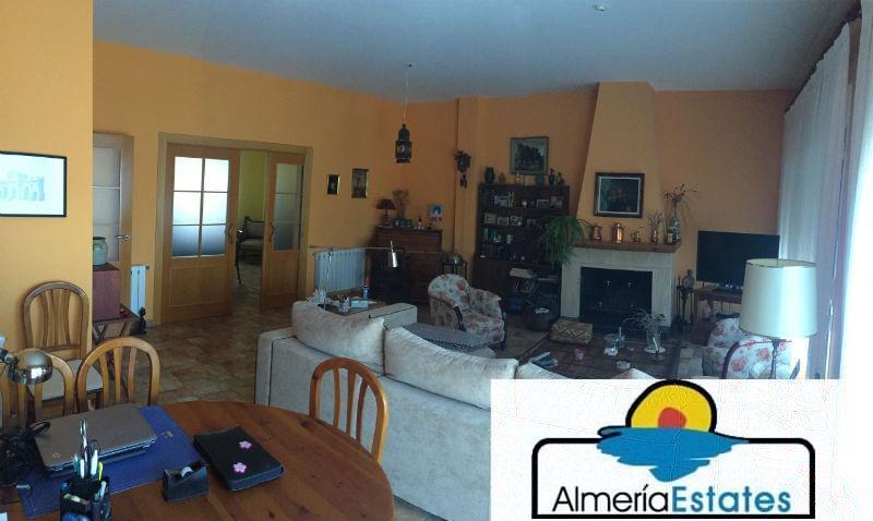 For sale of house in Vélez-Rubio