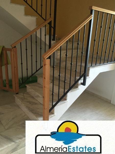 For sale of house in Vélez-Rubio