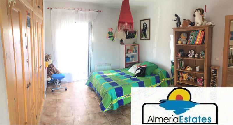 For sale of house in Vélez-Rubio