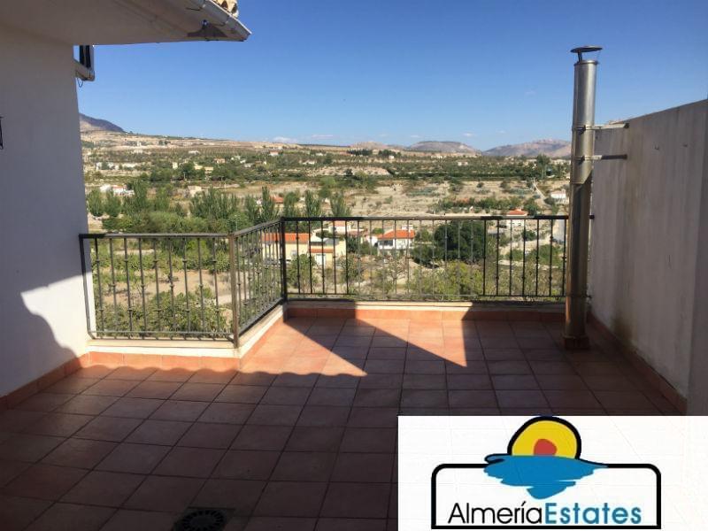 For sale of house in Vélez-Rubio