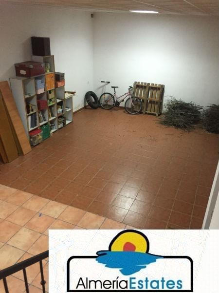 For sale of house in Vélez-Rubio