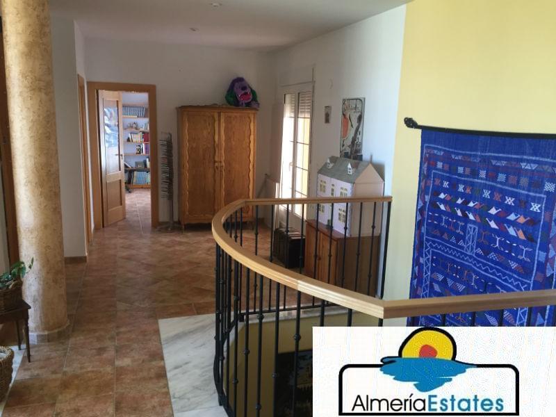 For sale of house in Vélez-Rubio