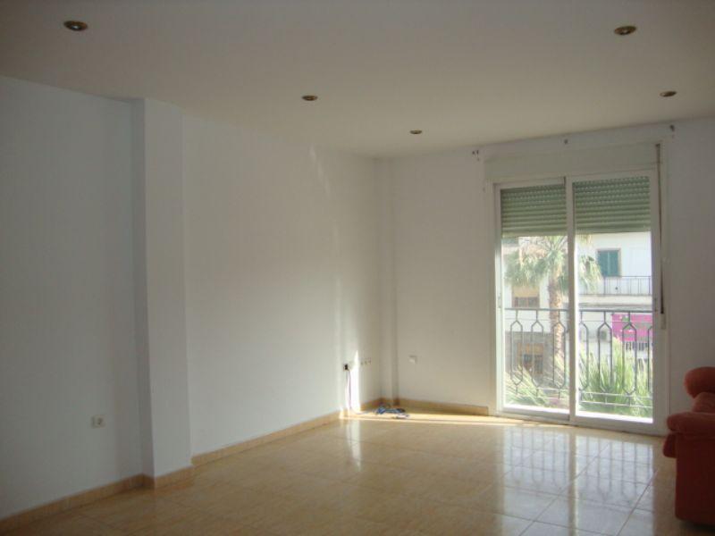 For sale of flat in Fines