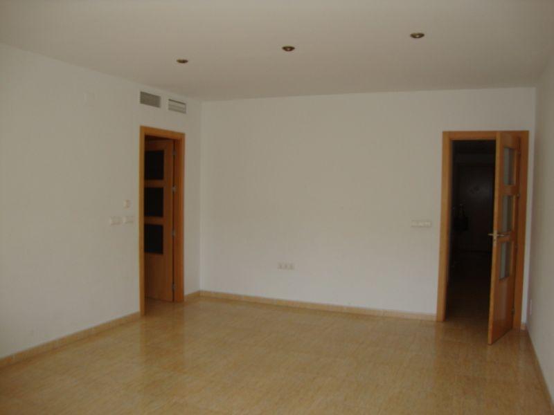 For sale of flat in Fines