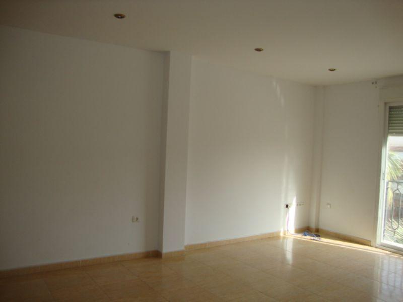 For sale of flat in Fines