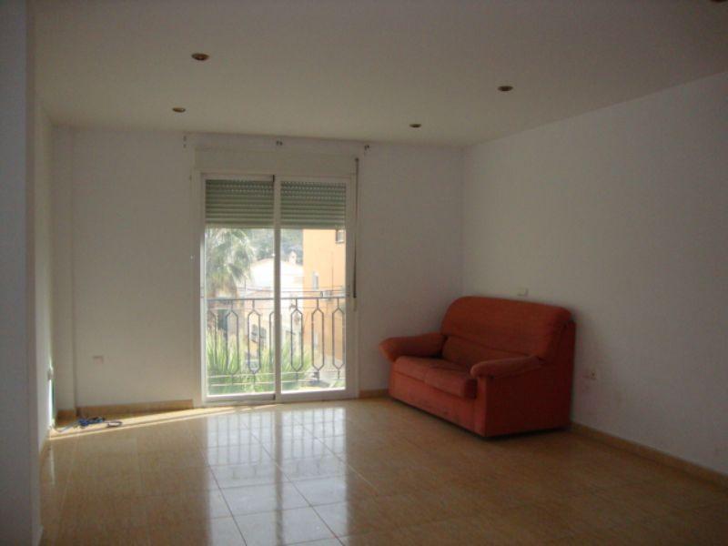 For sale of flat in Fines