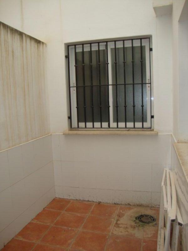 For sale of flat in Fines