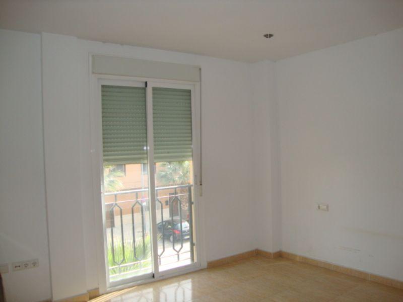 For sale of flat in Fines