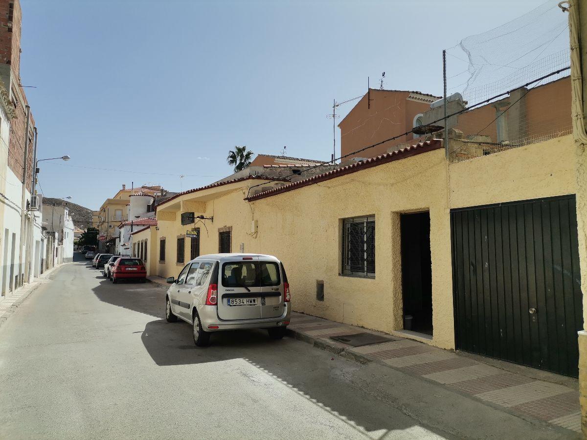 Venta de local comercial en Cantoria