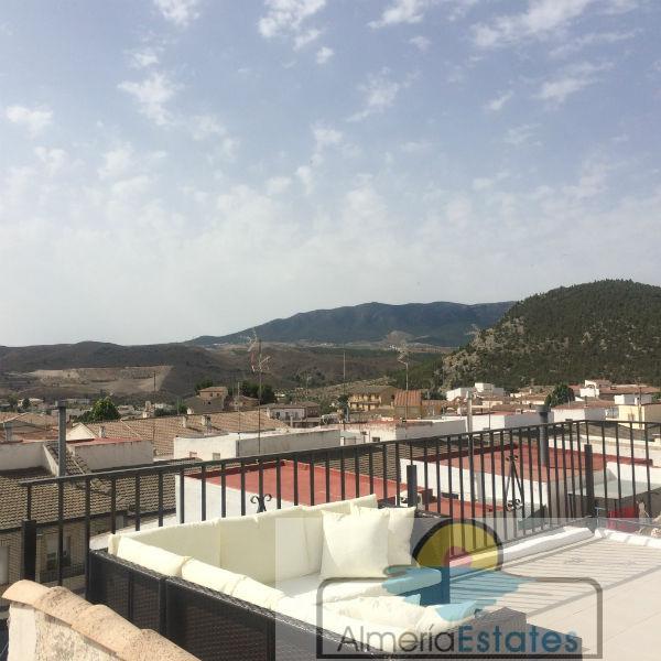 For sale of house in Vélez-Rubio