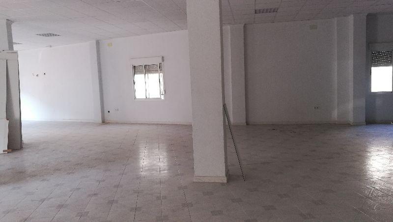 For rent of commercial in Albox