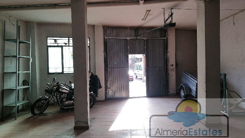 For rent of commercial in Albox