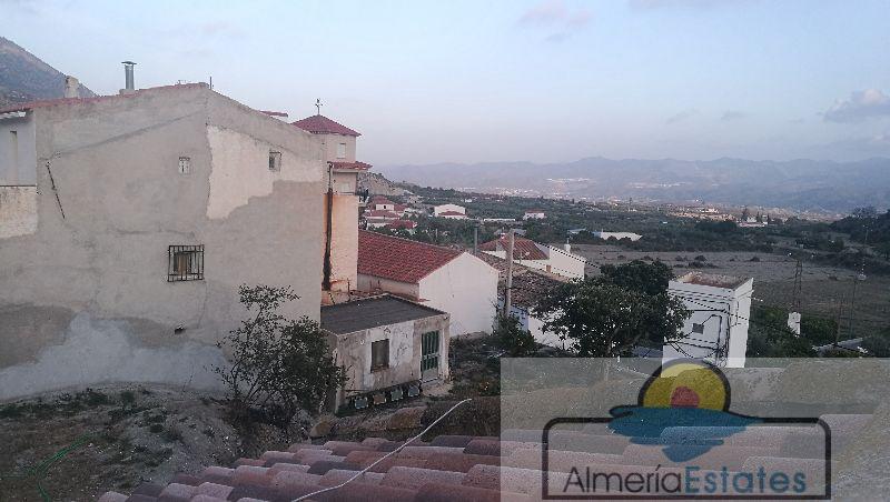 For sale of house in Urrácal