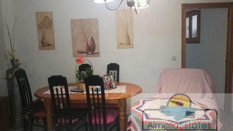 Venta de casa en Urrácal