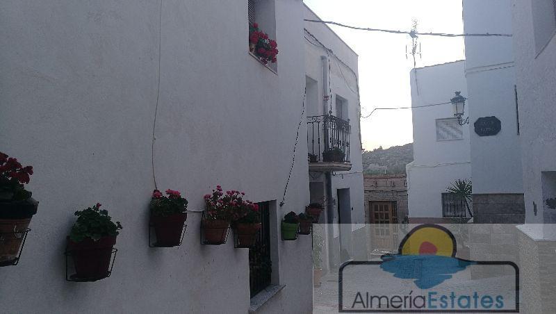 For sale of house in Urrácal