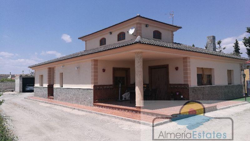 Venta de villa en Albox