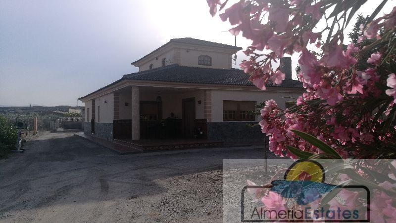 Venta de villa en Albox
