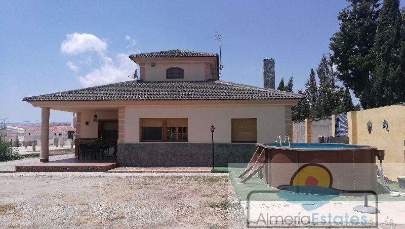 Venta de villa en Albox