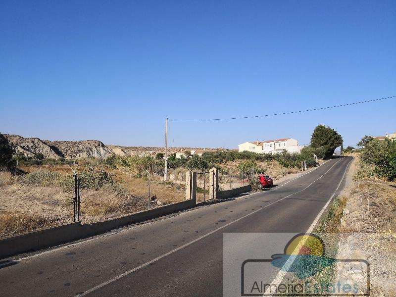For sale of land in Arboleas