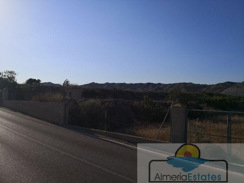 For sale of land in Arboleas