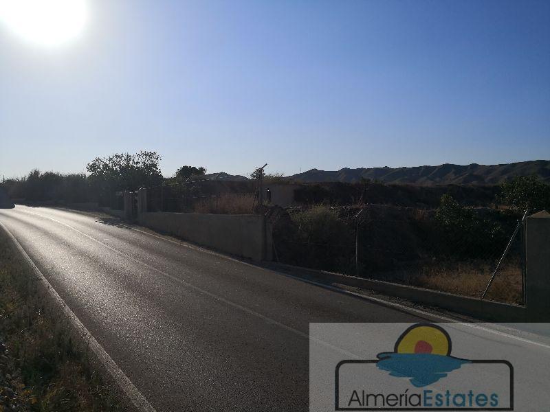 For sale of land in Arboleas