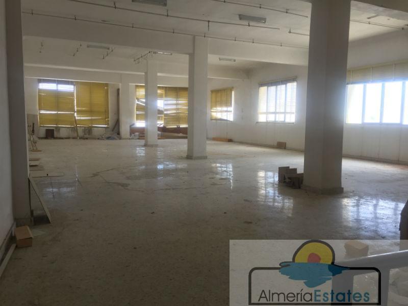 Venta de edificio en Vélez-Rubio