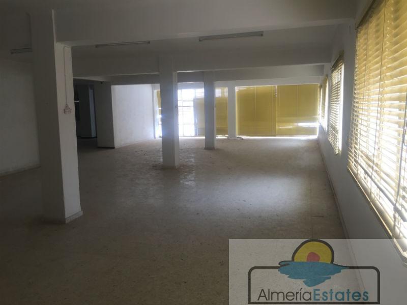 Venta de edificio en Vélez-Rubio