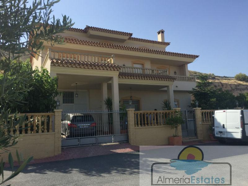For sale of chalet in Vélez-Blanco