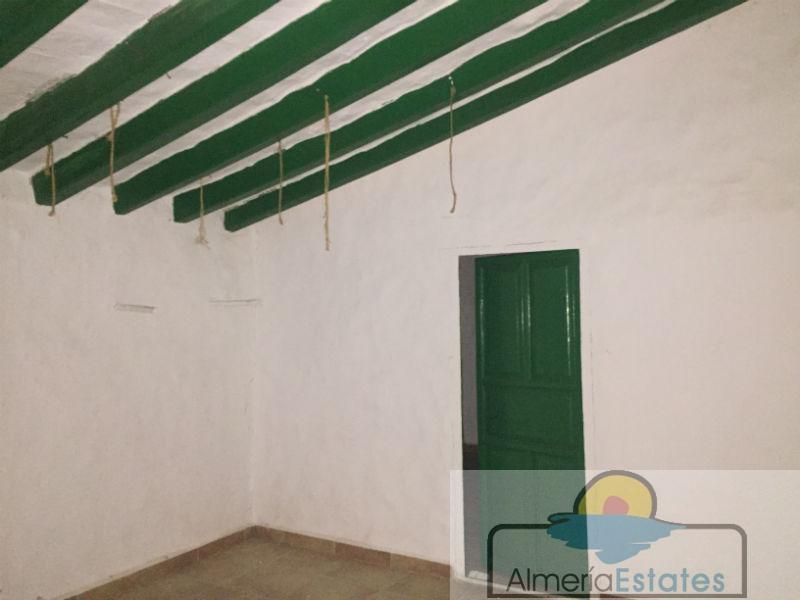 Venta de finca rústica en Chirivel