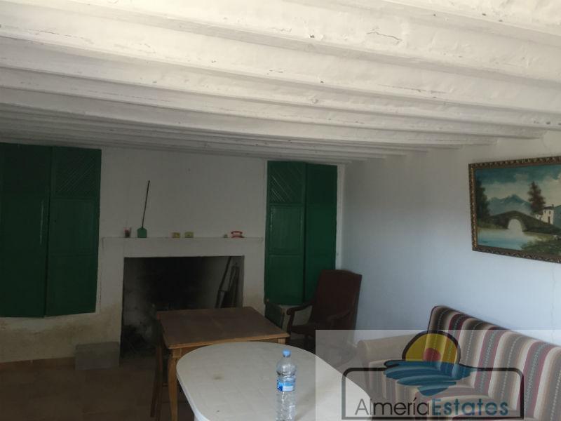 Venta de finca rústica en Chirivel