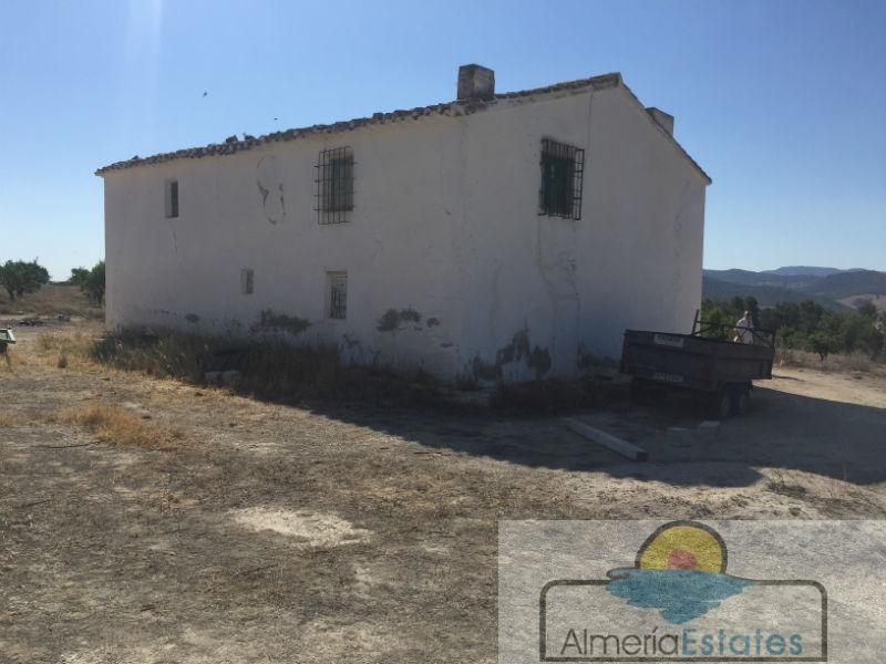 Venta de finca rústica en Chirivel