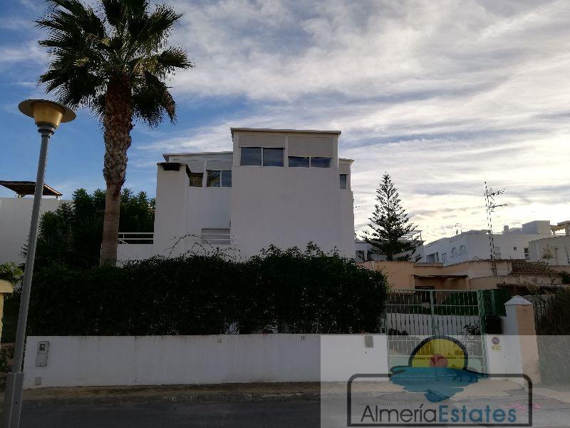 Venta de villa en Vera