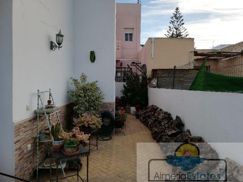 Venta de villa en Vera
