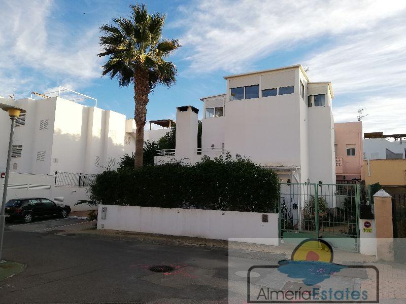 Venta de villa en Vera