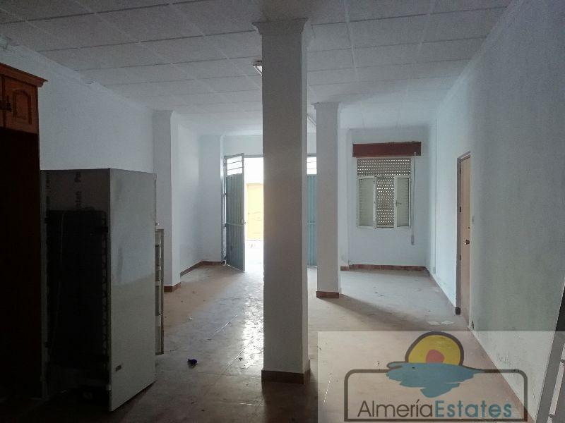 Venta de local comercial en Albox