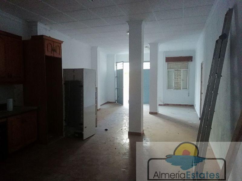 Venta de local comercial en Albox
