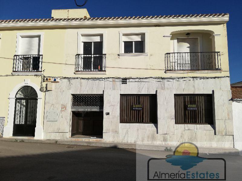 For rent of commercial in Huércal-Overa