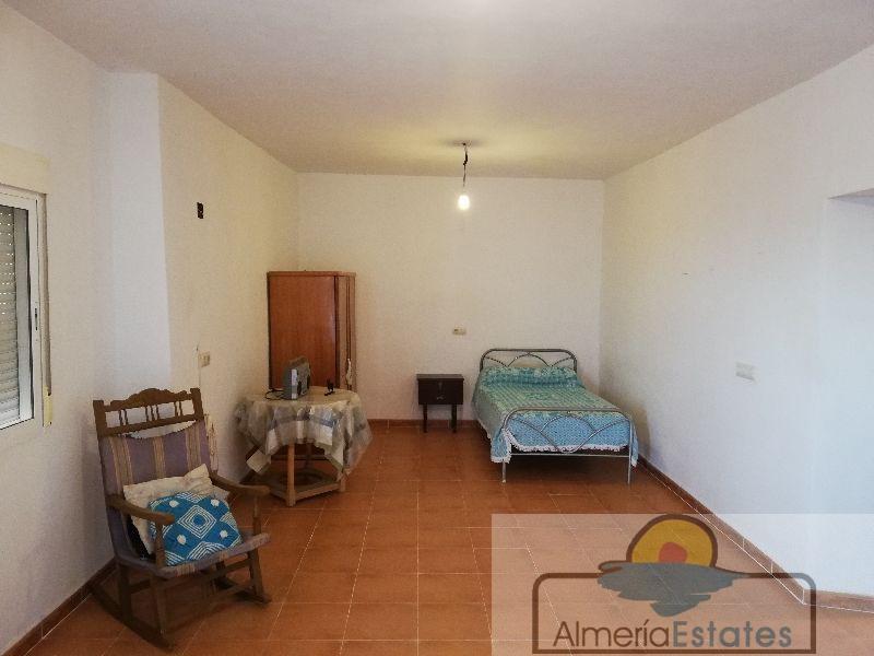 For sale of house in Urrácal