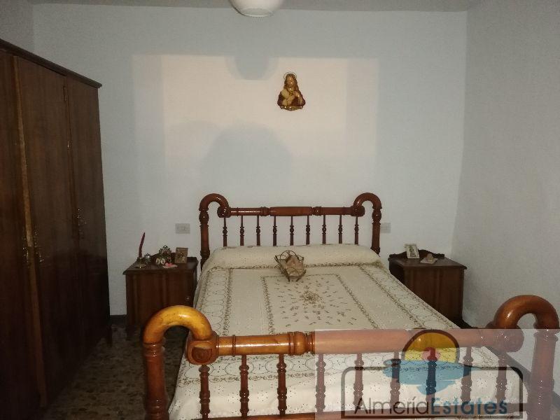 For sale of house in Urrácal