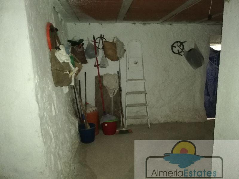 For sale of house in Urrácal