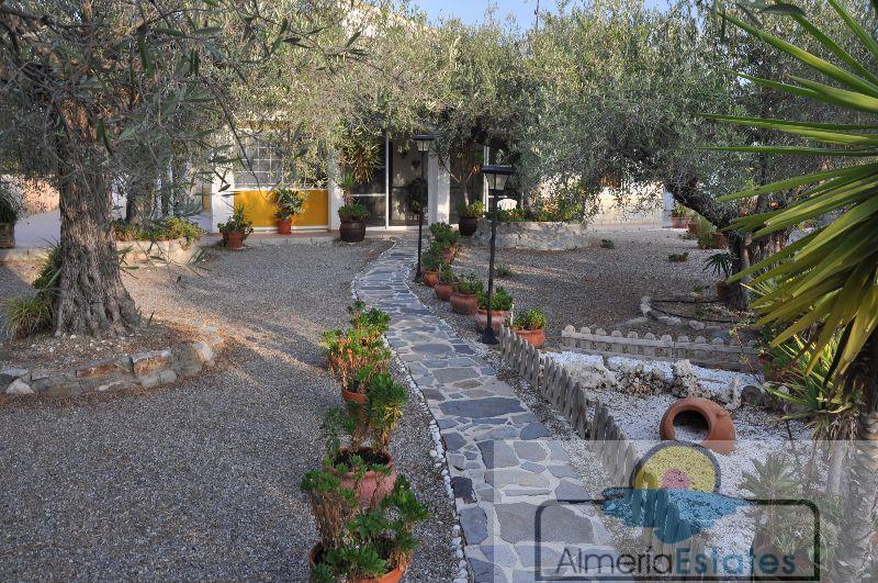 For sale of villa in Cantoria