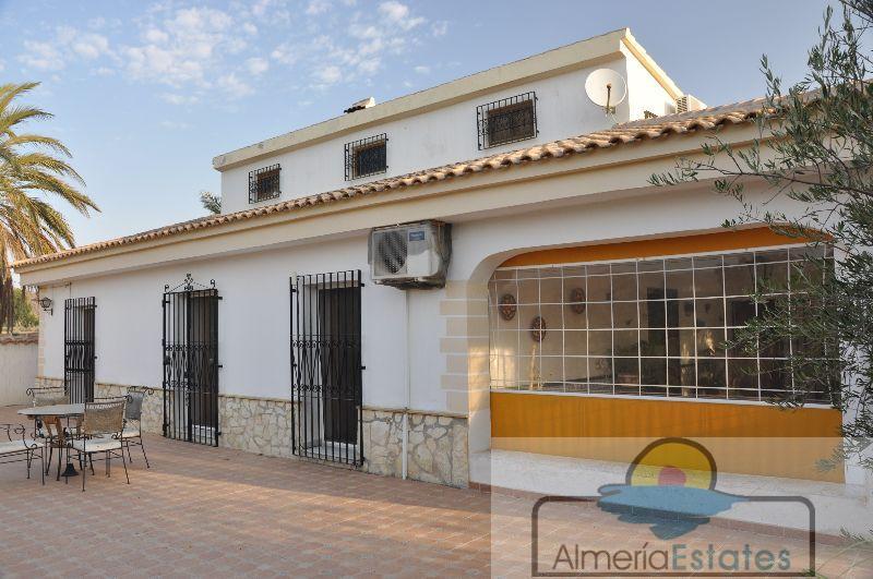 Venta de villa en Cantoria