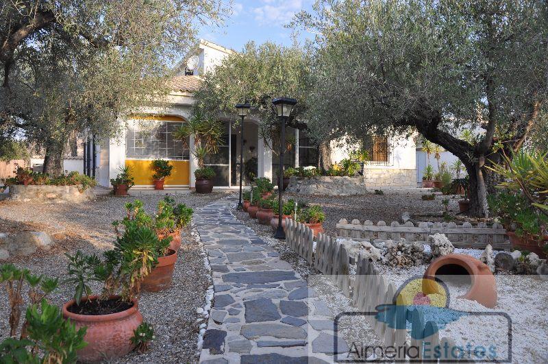 For sale of villa in Cantoria