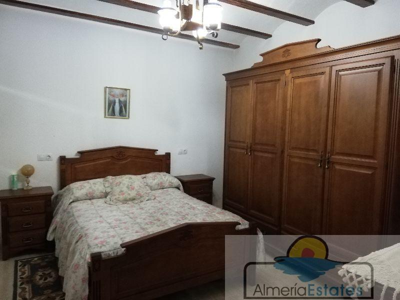 For sale of villa in Oria