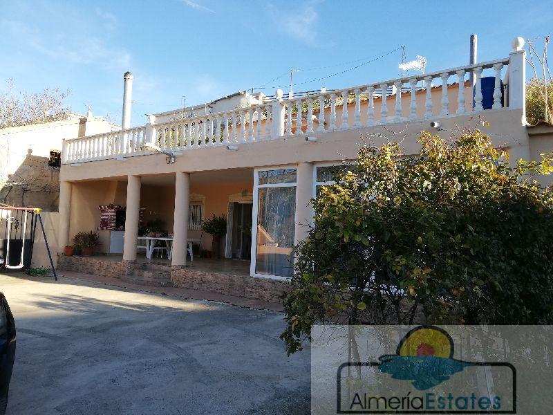 For sale of villa in Oria